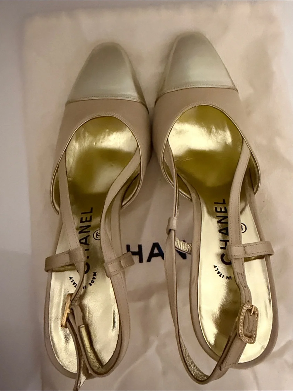 CHANEL satin Beige and Gold Pointed Slingback Heels size 38 Vintage excellent